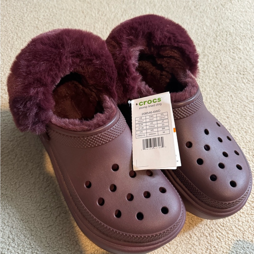 Stop lined clogs. NWT